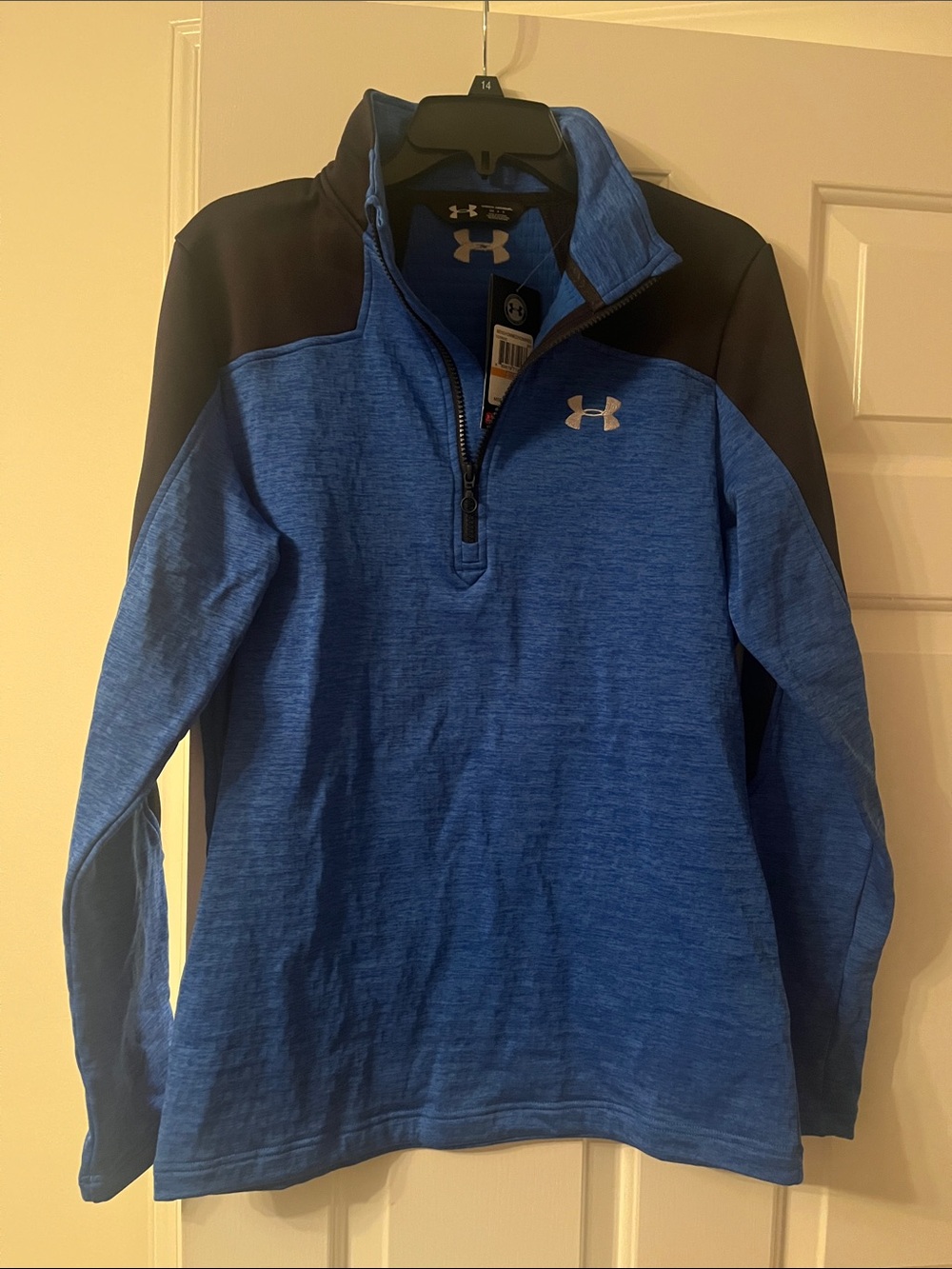 NWT Men’s Under Armour Blue and Black 1/4 Zip Performance Pullover size S